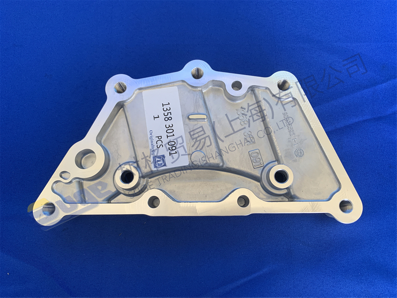 ZF TRAXON 自动变速箱配件 PTO COVER 1358 301 091