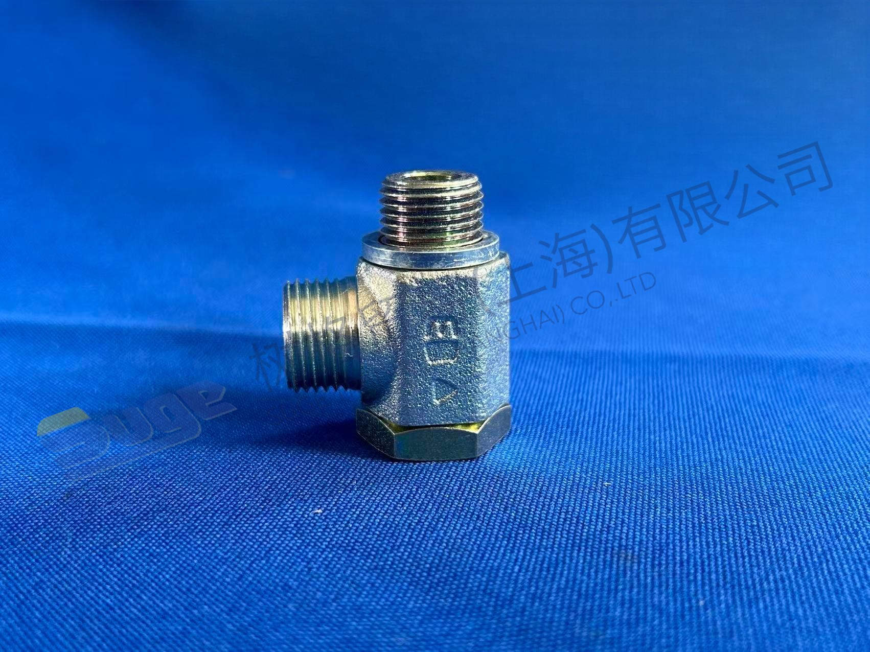 ZF 管接头 0637 100 112