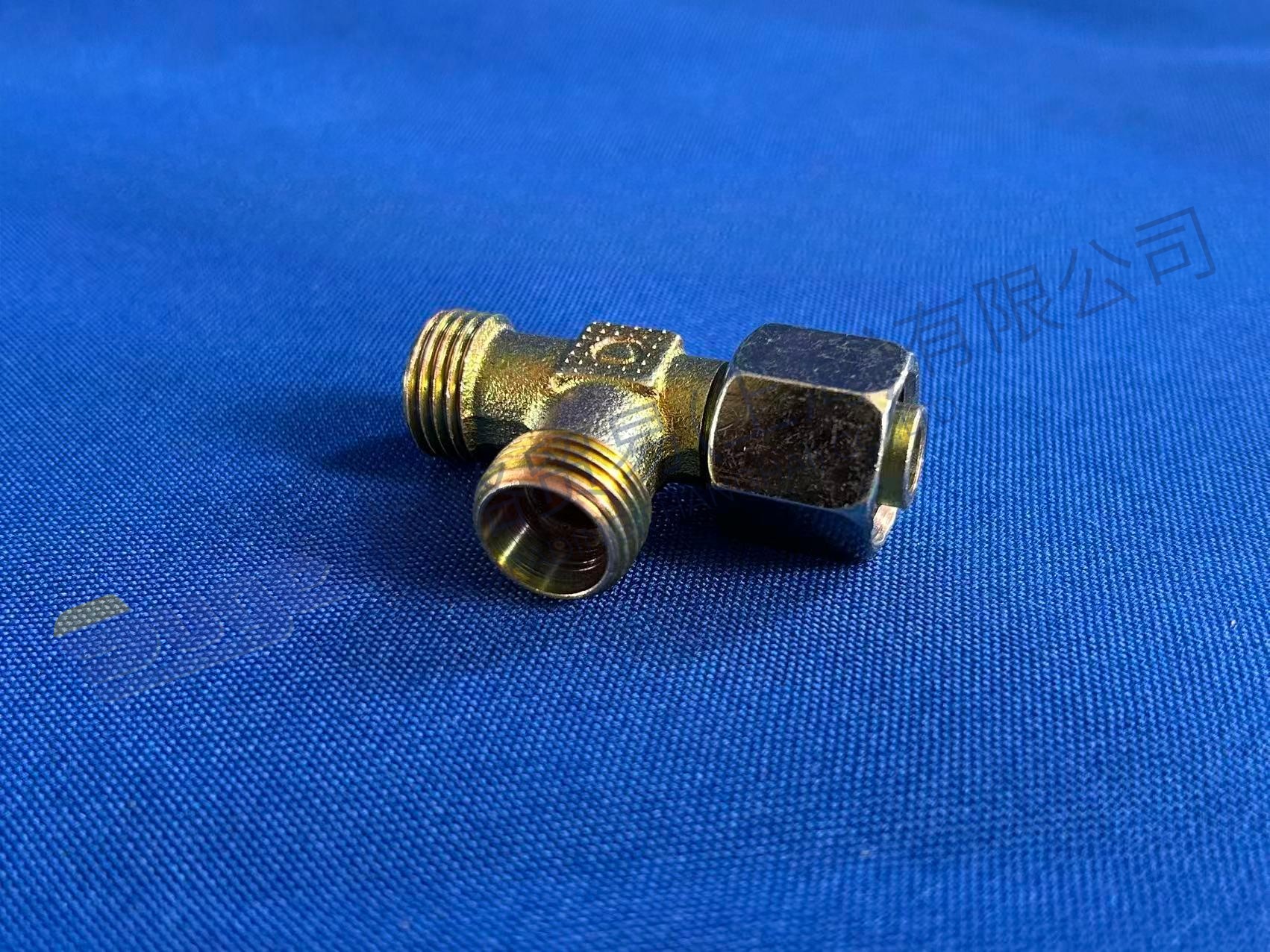ZF 连接插座 0637 885 391